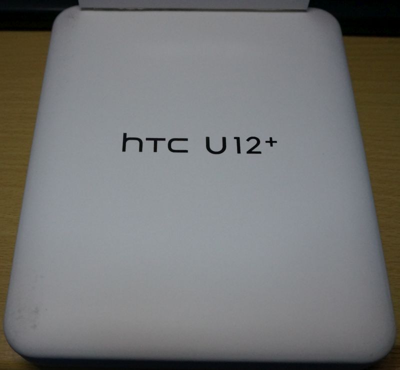 【HTC U12+】箱